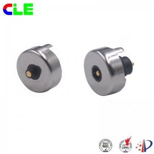 Round magnetic connector for electronic device