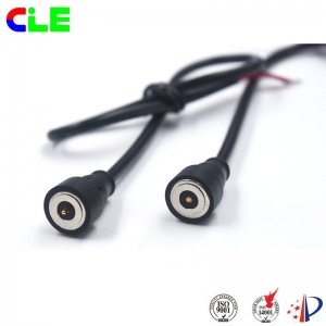 Round male and female magnetic pogo pin charger
